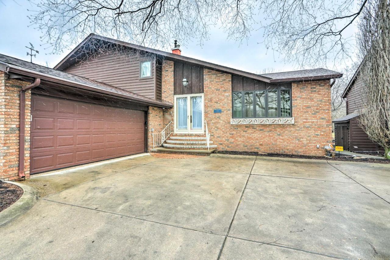 Vermilion Riverfront Home With Balcony And Gazebo! Exterior photo