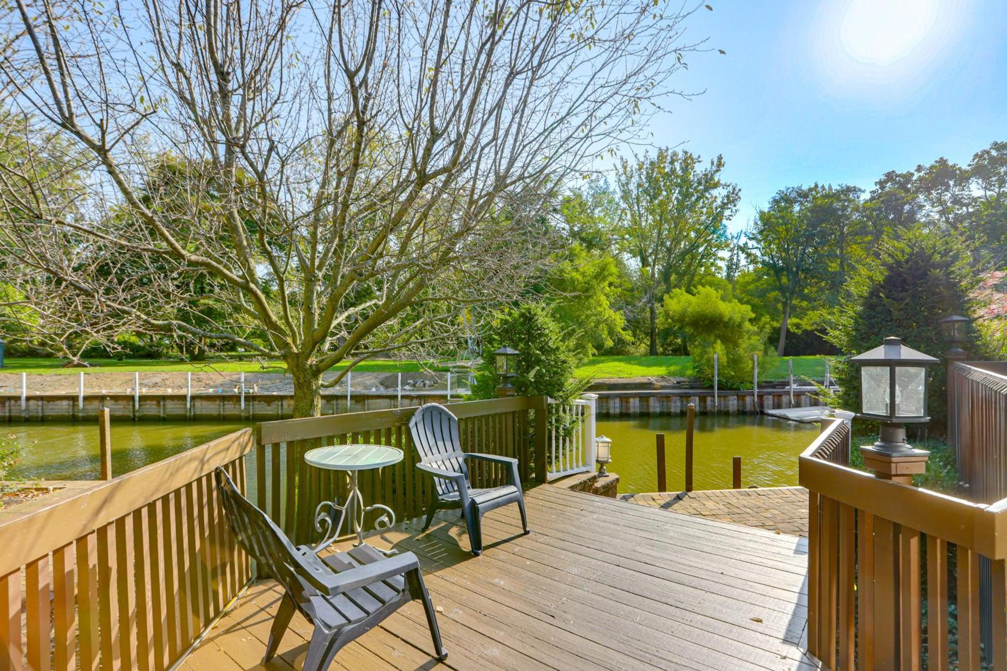 Vermilion Riverfront Home With Balcony And Gazebo! Exterior photo